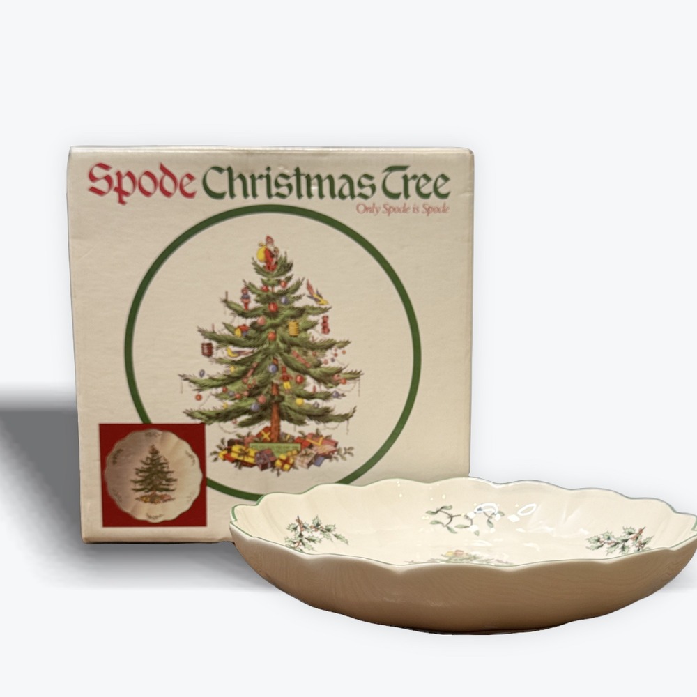 Spode Christmas Tree Round Fluted Dish Made England 8 in Holiday Serveware Cream